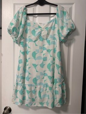 Elegant Women's Mini‎ Dress in Aqua and White. Size L